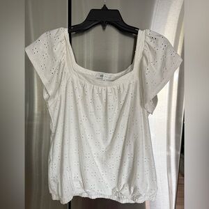 Final Days! Fever White Eyelet Top, Sz S! Sq neck and gathered waist flatter!